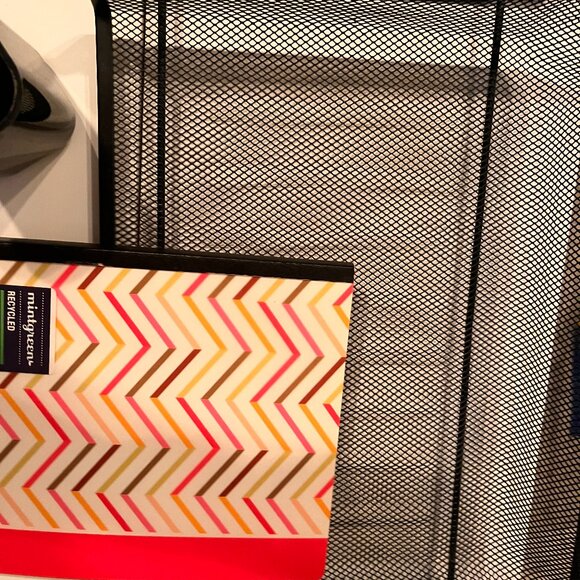 Office Supplies (Mixed Lot - 4 Lined‎ Notebooks, Hole Puncher, Organizing Items) - Picture 6 of 13